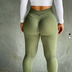 Luxe scrunch butt leggings